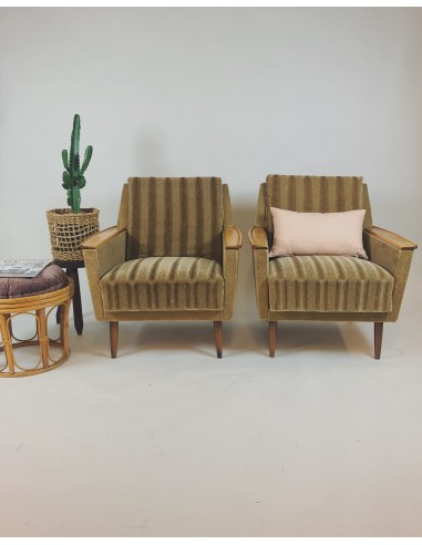 Vintage fauteuil met houten armleuningen pour bénéficier 